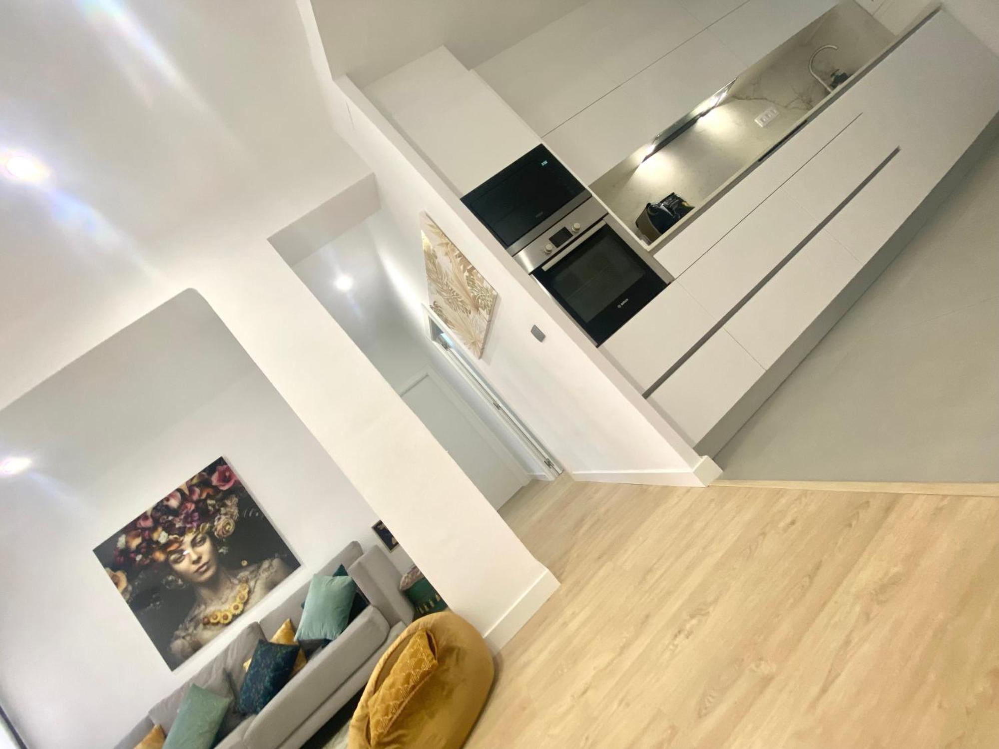 Barcelona Chic Apartments- Free Parking - 10 Min From Bcn City Centre By Metro Esterno foto